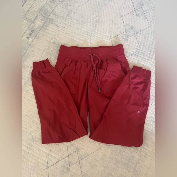 Lululemon Dance Studio Jogger - Size 6 - Picture 7 of 7